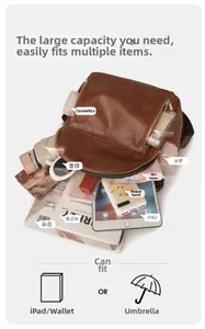 Innenansicht des braunen Lederrucksacks mit großem Stauraum für iPad und Alltagsgegenstände