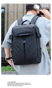 Mochila ejecutiva para portátil en negro mate con cierre de solapa y bolsillo