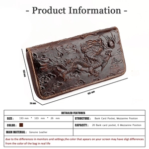 Détail du portefeuille en cuir à motif dragon avec fentes pour cartes et intérieur spacieux