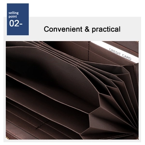 Détail du porte-cartes et des compartiments en accordéon dans un portefeuille marron