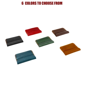 Détails de six porte-cartes vintage en cuir crazy horse avec coutures contrastées