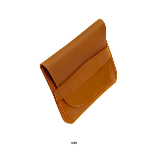 Porte-cartes en cuir Crazy Horse marron avec rabat vintage et détails cousus main