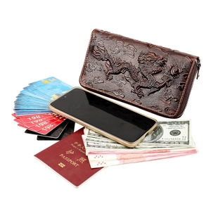 Portefeuille long en cuir marron foncé avec relief de dragon 3D et fermeture éclair