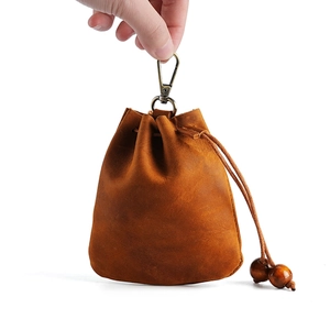 Petit sac en cuir Crazy Horse fait main avec cordon de serrage et crochet rétro