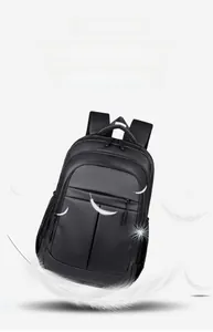 Zaino porta PC aziendale nero impermeabile con design leggero e porta di ricarica USB