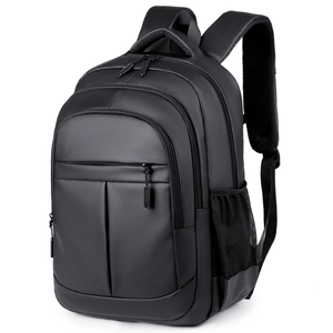 Grande zaino porta pc da lavoro in tessuto nero opaco impermeabile con porta ricarica USB