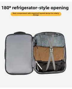 Détail de l'ouverture à 180 degrés du sac à dos avec sangles et doublure grise