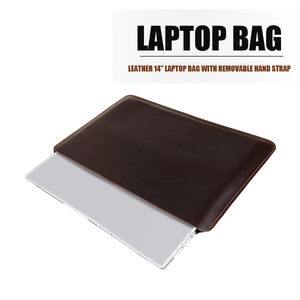 Λεπτομέρεια θήκης laptop 14 ιντσών από σκούρο καφέ δέρμα crazy horse με αποσπώμενο λουράκι