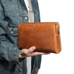 Klassieke heren clutch van crazy horse leer met duurzame rits in retro bruin