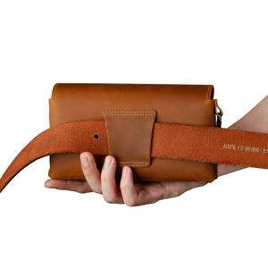 Detail der Crazy-Horse-Ledergürtelschlaufe mit dem 100% echt Leder Echtheitszertifikat