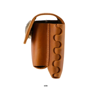 Seitenansicht der Handy-Hülle aus Crazy-Horse-Leder mit Vintage-Metallschnalle und Handnaht