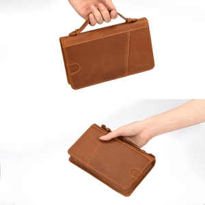 Portefeuille passeport vintage en cuir crazy horse marron avec poignée et fermeture éclair