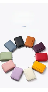Portamonete in pelle con trama litchi in 10 colori vivaci e slot per carte frontale