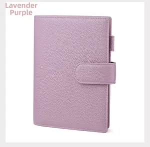 Lavendelviolette Lederhülle für Notizbuch mit Litschi-Maserung und Magnetverschluss