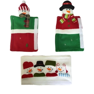 Weihnachts-Mikrowellengriff-Abdeckungen mit Schneemann aus rotem und grünem Plüsch