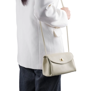 Women First Layer Cowhide Leather Shoulder Bag Trendy Lychee Grain Crossbody Bag Mini Elegant Phone Bag With Metal Turn Lock