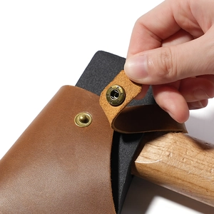 Custodia per ascia in pelle marrone crazy horse con bottone a pressione in metallo