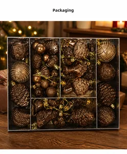 Set de décorations de Noël en bronze et pommes de pin dans une boîte vitrine