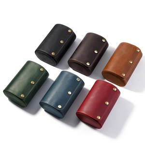 Vintage Uhrenrollen aus Crazy-Horse-Leder in sechs Farben mit Messing-Druckknöpfen