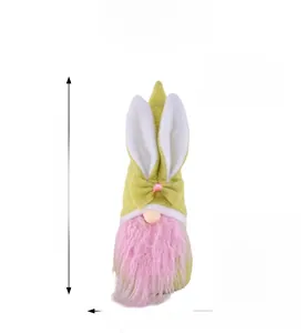 Gnome de Pâques avec oreilles de lapin montrant hauteur 11,61 pouces et largeur
