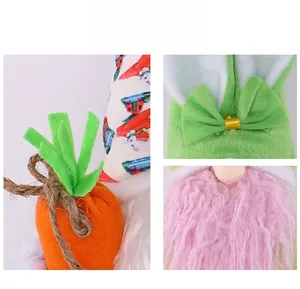 Détails de ce gnome de Pâques en peluche avec une carotte orange et une fourrure rose