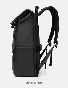 Vue latérale du sac à dos professionnel noir mat imperméable avec bretelles respirantes