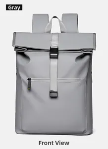 Vue de face du sac à dos gris imperméable avec boucle centrale et poche zippée avant