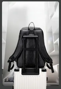 Détail du sac à dos business en cuir PU avec sangle de bagage pour fixation sur valise