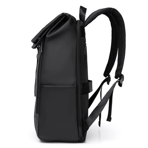 Sac à dos d'affaires noir imperméable avec sangles ergonomiques et roll-top