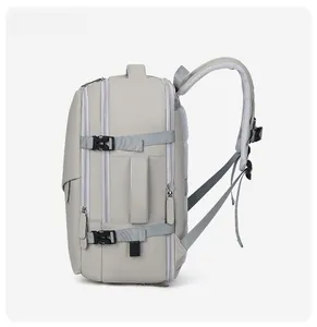 Seitenansicht des Business-Rucksacks mit atmungsaktivem Mesh und mehreren Fächern