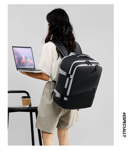 Details des schwarzen Business-Laptop-Rucksacks mit wasserfestem Stoff und Seitenriemen