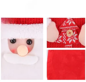 Détails du sac cadeau de Noël en tricot avec barbe en peluche et motifs géométriques rouges