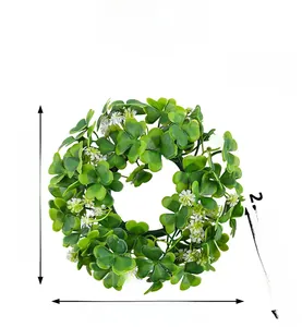 Ghirlanda di trifogli per candele di San Patrizio con fiori bianchi, diametro 19cm