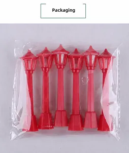 Vista del paquete con seis modelos de farolas rojas en estilo retro europeo clásico