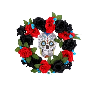 Ghirlanda messicana del Giorno dei Morti con rose rosse nere e teschio di zucchero
