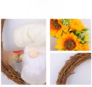 Gros plan détaillé du nain de cuisine avec tournesols et textures de couronne naturelle