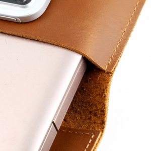 Retro brown leather laptop sleeve with handmade stitching for MacBook and Huawei