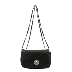 Sac à bandoulière matelassé noir classique avec chaîne argentée et fermoir à anneau