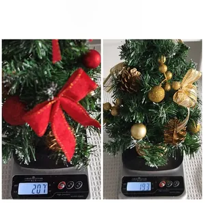 Comparaison détaillée du poids de deux mini sapins de Noël artificiels pour la décoration