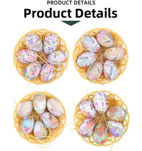 Détails d'œufs de Pâques colorés aux motifs vintage dans des paniers avec cordes de suspension