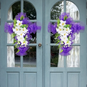 Ghirlanda a Croce in Rete Viola di Pasqua Decorazione per Porta d'Ingresso Giglio Artificiale Foglie Verdi Ornamento Appeso Religioso