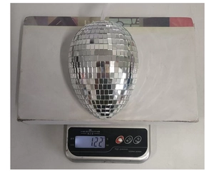 Weight display of 122g for the egg-shaped disco ball ornament with mirror glass facets