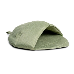 Detail van de bladvormige kattenmand met groene stof en een antislip onderkant