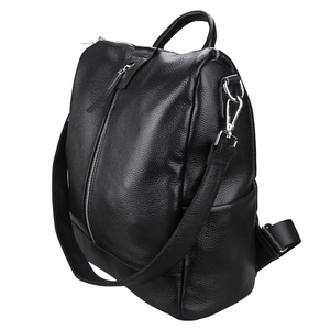 Vue détaillée d'un sac à dos en cuir noir grainé avec fermetures éclair argentées