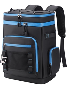 Detalle de mochila térmica con cremalleras azules y abridor de botellas metálico