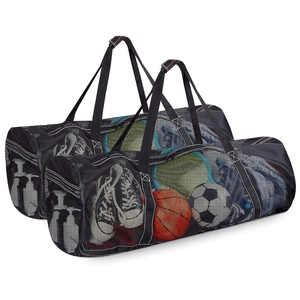 Mesh-Reisetasche zeigt großes Fassungsvermögen für Bälle und Sportausrüstung
