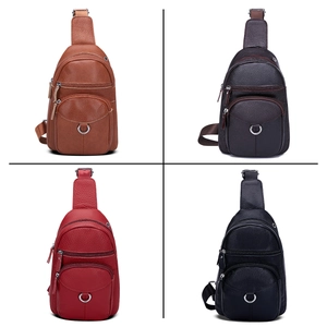 Cuatro colores de bolsos de pecho en cuero granulado con varios compartimentos