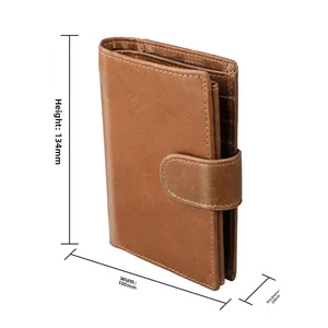 Λεπτομερής προβολή διαστάσεων 134mm x 100mm x 20mm ενός vintage καφέ δερμάτινου πορτοφολιού