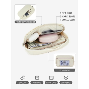 Borsa a mano color crema plissettata con tasca a zip e finestra trasparente per ID