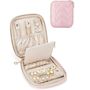 Boîte à bijoux de voyage en cuir rose avec crochets collier et fentes pour bagues